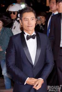 이병헌 "아버지 죽음 후 빚더미…정신적 고통 극심했다"