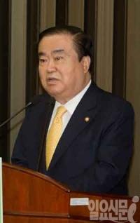 문희상, 박 대통령 겨냥 직격탄 "사돈 남 말하지 마라"