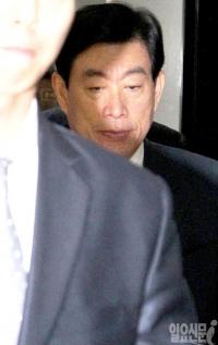 원세훈 국정원장 '정치개입' 지시 의혹 뒷받침 문건 공개 '파장'