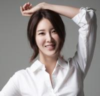 “연예인이라 고통 참으며 시술” 장미인애 혐의 부인에 네티즌 냉담