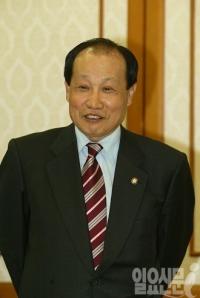 "저도 최시중처럼 감옥에?" 이경재 방통위원장 후보자 청문 답변 태도 '도마'