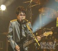 '가왕' 조용필 컴백 기자회견... "거짓없이 난 음악을 정말 사랑한다" 무한애정