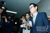 '윤창중 성추행' 최초 신고자 사직서 제출, 사유 놓고 소문 무성