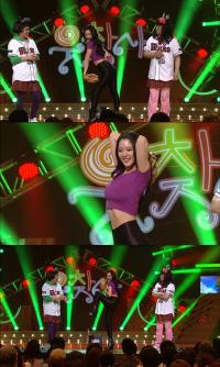 클라라, 웃찾사에서 레깅스 시구 재연 '섹시미 폭발'