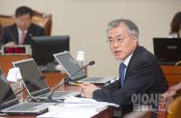 "의원하면서 변호사 급여 수령" 문재인, MBC 보도에 정면 반박
