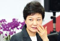 박근혜-전두환 껄끄러운 과거