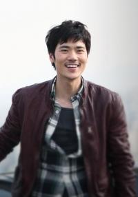 김강우 '찌라시' 주인공 확정, 증권가 루머의 진실 파헤친다