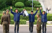 정부, 동해상에서 구조된 북한주민 3명 송환...인도주의적 차원