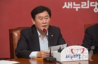 최경환 "야당 특검 요구 박근혜 정부 무력화시키려는 것"