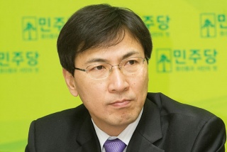 새누리 뜬금없는 ‘안희정 때리기’ 왜?