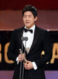 이상윤 서울대 졸업식, 13년만에 학사모 쓰고 '기쁨' 만끽