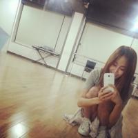 지나 연습실, '하의실종 패션으로 뭐하는 중?'