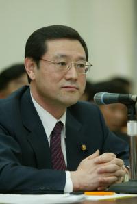 박종길 문체부 차관 목동사격장 명의 변경 과정서 공문서 위조 의혹