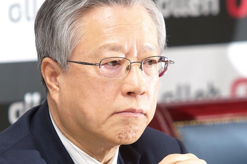 사퇴설 시달리던 이석채 KT 회장 한숨 돌린 까닭