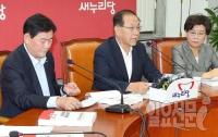 연일 '기초노령연금 축소' 달래기 나선 與…황우여 "복지 축소 세계적 경향"