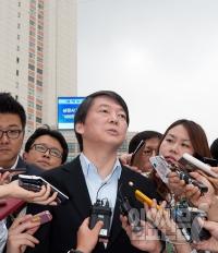 안철수 "기초노령연금 축소, 박 대통령 국민에게 직접 사과해야"