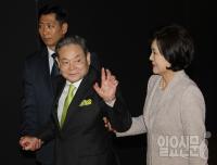 이건희 회장 출국 한달 만에 귀국…삼성에 변화 오나