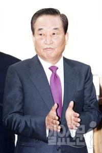 서청원 선거사무소 개소식에 2000명 운집…여당 지도부 대거 참석