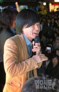 '박정희 명예훼손' 주진우 기자, 박지만에 500만 원 배상 판결