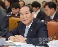 "박승춘 보훈처장, 민간단체 예산 지원하고 강사료로 돌려받아"