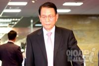 김기춘 vs 수족 3인방 청와대 전운 감도는 까닭