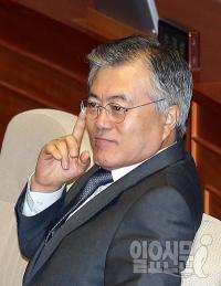 문재인, 오늘 부산서 북콘서트…'대권 재도전 언급하나' 초미 관심