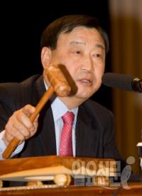 이희범 경총 회장, 사의 표명