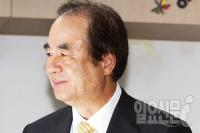 윤석금 웅진 회장 지분 전량 매각 내막