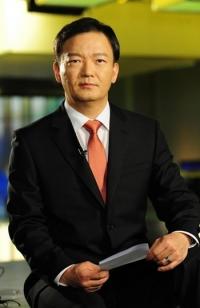 민주당 “민경욱 대변인, KBS ‘회사 핸드폰’ 소지한 채 청와대행” 주장