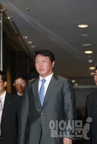 최태원 SK 회장 징역 4년 확정...최재원 부회장도 실형