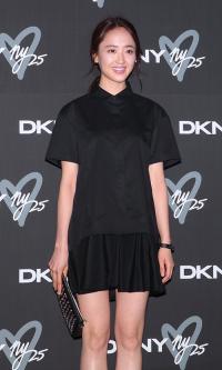 블랙으로 멋낸 김민정...‘DKNY’25주년 기념행사