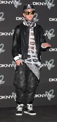 ‘B1A4’바로 “내가 바로 힙합맨”...‘DKNY’25주년 기념행사