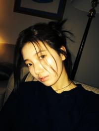 수지 올블랙 셀카 공개 민낯에도 여신다운 미모로 '남심' 자극