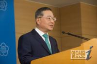 안대희 총리 후보자 전격 사퇴 기자회견… “가족 힘들어하는 모습 너무 버겁다”