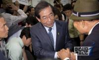 박원순 서울시장, 부인과 진도 방문 "서울시 차원의 지원 약속"