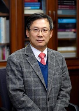 윤두현 내정자 논란, 청와대 ‘소통의 적임자’ 새정치연합 ‘소통과 정반대 인물’