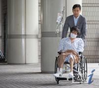 법정에 출두하러 휠체어 탄 이재현 CJ그룹 회장