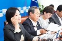 '리더십 시험대' 박영선, 유가족 설득 총력 