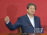 김무성 "국산 우유 많이 먹으면 공부 잘하게 돼" K-MILK 협약식서 우유 '원샷'