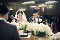 성민-김사은, 비공개 결혼식 공개 “우리 결혼해요!” 오붓한 모습