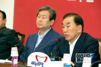 친박 vs 친이 갈등 점입가경, 박 대통령 기자회견 놓고 충돌 
