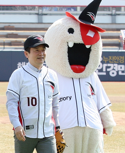 남경필 경기도지사 “KT위즈 한국시리즈 우승하면 알몸 마라톤 하겠다”