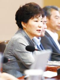 박근혜 대통령 전국 기초단체장과 오찬 “주요 국정과제 협력 당부”
