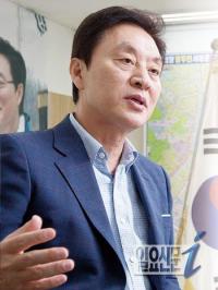 새누리당 정두언 의원 “北 지뢰도발 책임, 김관진 실장 사퇴해야”