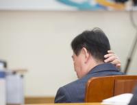 최경환, 인사청탁 의혹에 "송구스럽다"