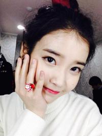 '스물셋' 아이유 "지연이 눈은 한 개" '돌직구'에 짝퉁 가방 선물까지?