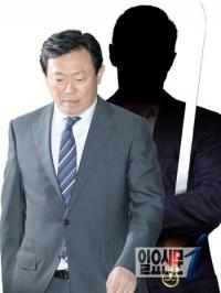 롯데, 경영권 분쟁 중에 검찰 압수수색까지