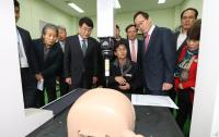[현장스케치] 3D프링팅제품 제작과정 둘러보는 송하진 전북지사