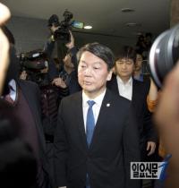 안철수 기자회견 신당 행보에 표창원 새정치민주연합 입당 맞불...안철수 문재인 기 싸움 점입가경