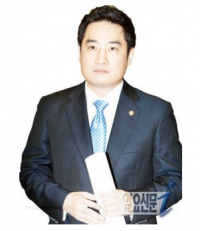 강용석 서울 용산 출마 선언 "무소속 출마 없다…김용태 나가든지"